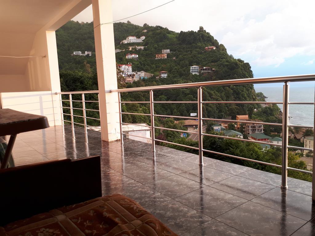 Rezo'S House Hotel Kvariati Exterior photo